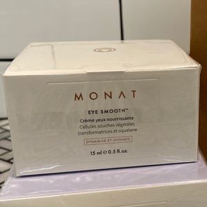 Monat Eye Smooth